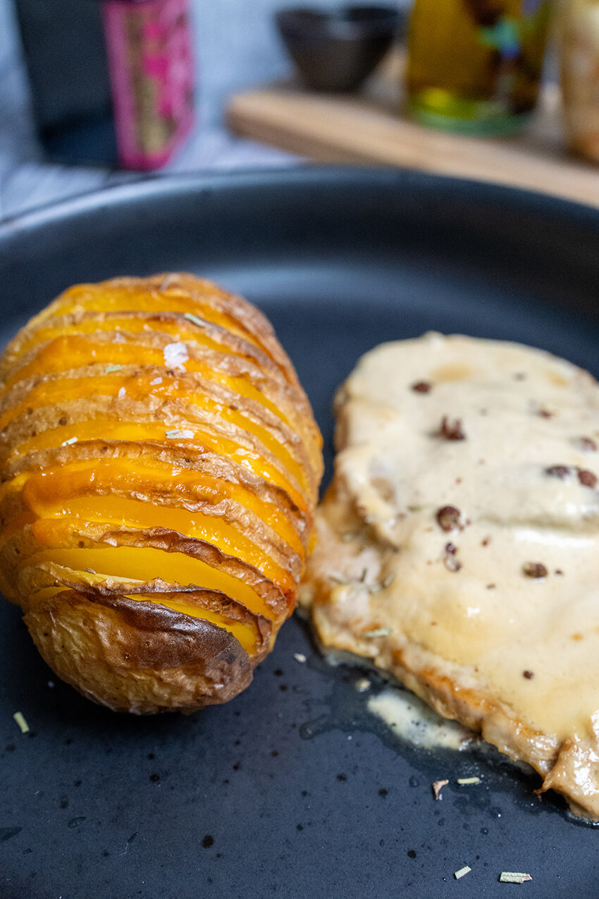 Hasselback Kartoffel mit Käse überbacken