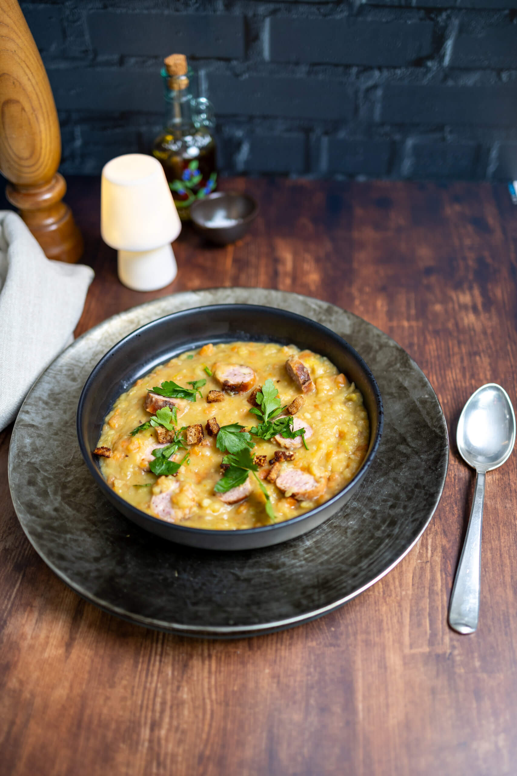 Kartoffelsuppe auf dem Tisch